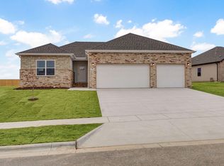 703 N Quantum Ct, Nixa, MO 65714