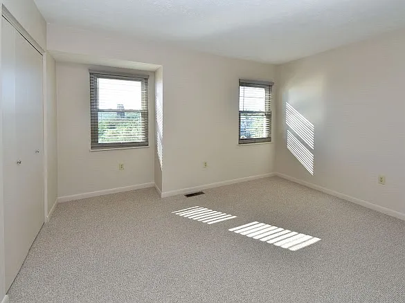562 Tusculum Ave — Photo 13