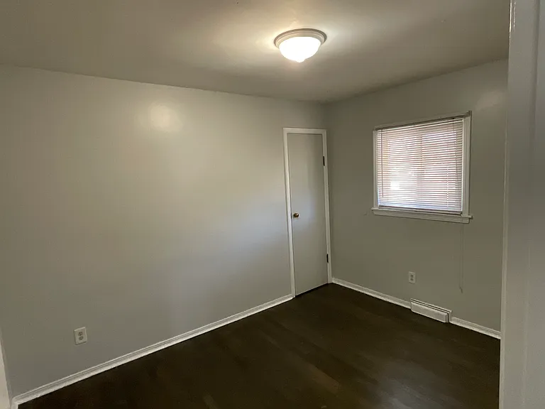 928 Vienna Ave — Photo 9