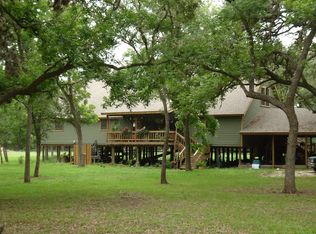 118 Cypress Holw, Utopia, TX 78884