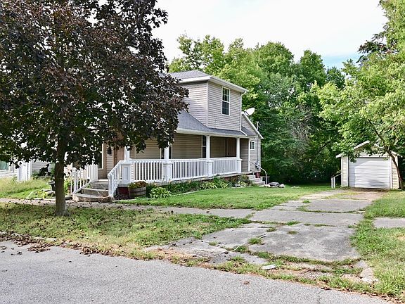 3rd image of 1418 Grove St