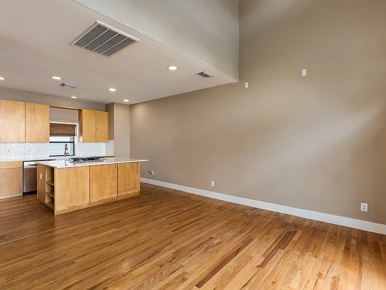 4124 Spencer St — Photo 18