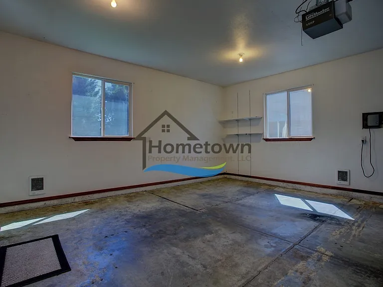 880 N Tucson St — Photo 32