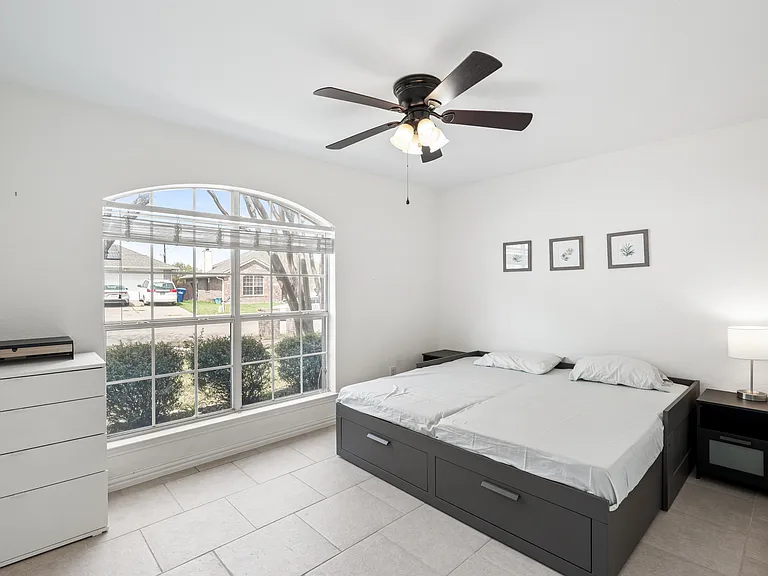 1011 Ridgecrest Dr — Photo 8