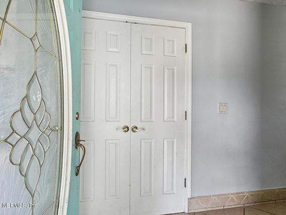 4th image of 8202 OLD ENGLISH Drive