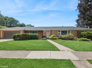 1 E Milburn Ave, Mount Prospect, IL 60056