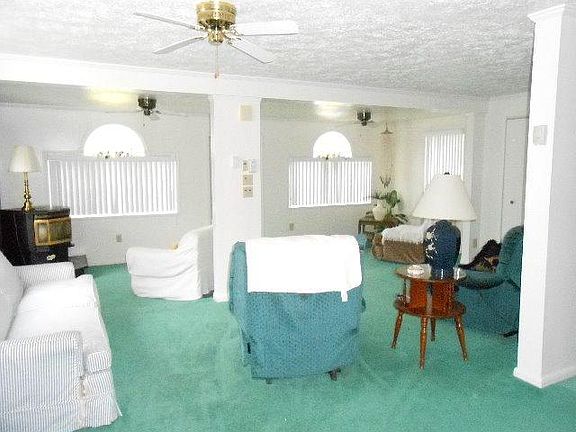 5th image of 10612 Perry Dr