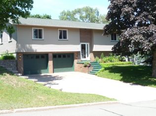 606 Mesnard St, Marquette, MI 49855
