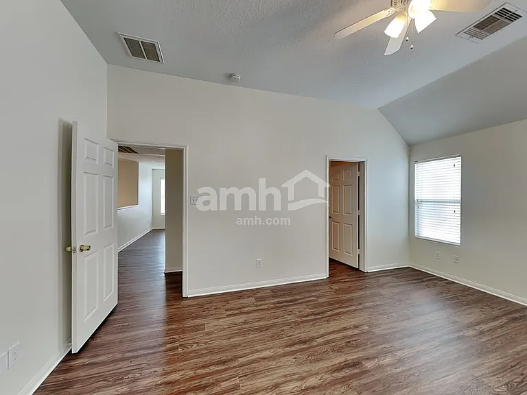 3631 Barkers Crossing Ave — Photo 16