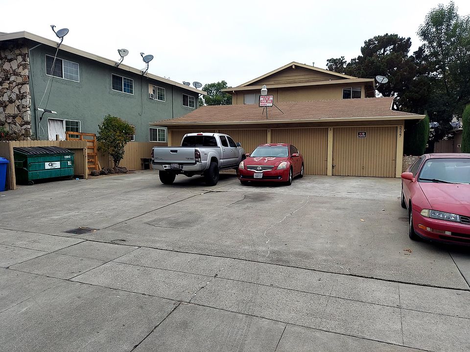 2nd image of 3227 Williamsburg Dr #2
