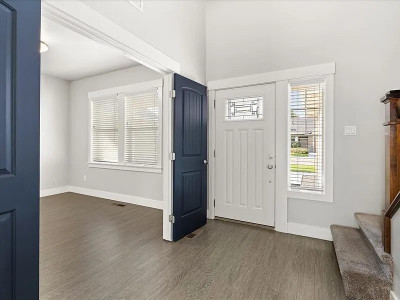 5 bed, 2.5 bath, 2603 sqft, $2,850 — Photo 3