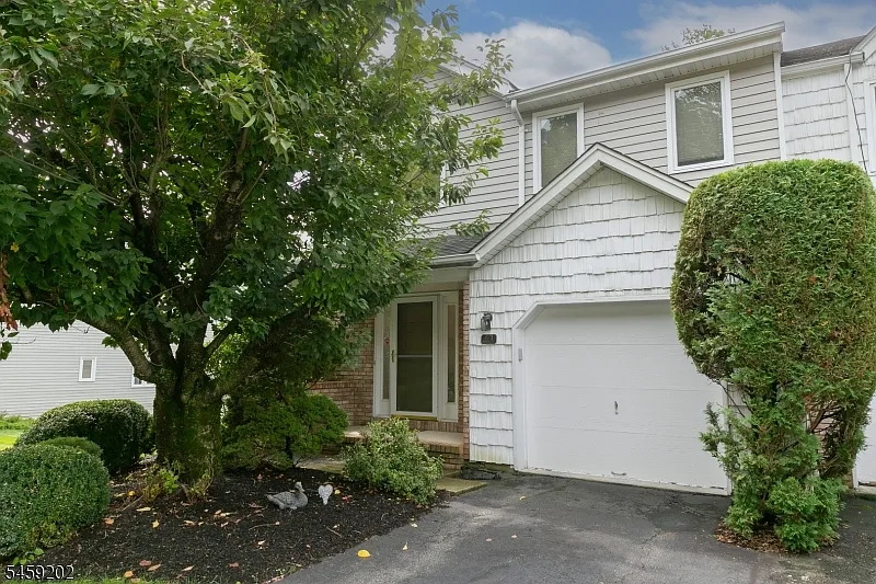 3 bed, 2.5 bath, $3,800 — Photo 1