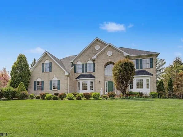 39 Briarwood Drive East, Warren Twp., NJ 07059