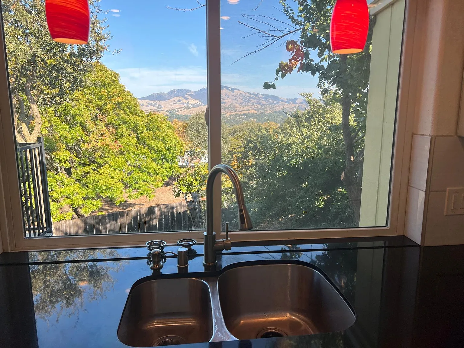 3 bed, 1300 sqft, $3,700 — Photo 1