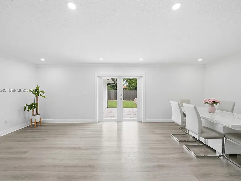 881 NW 133rd Ave — Photo 13