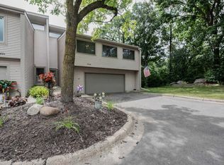 8404 137th Ct, Apple Valley, MN 55124