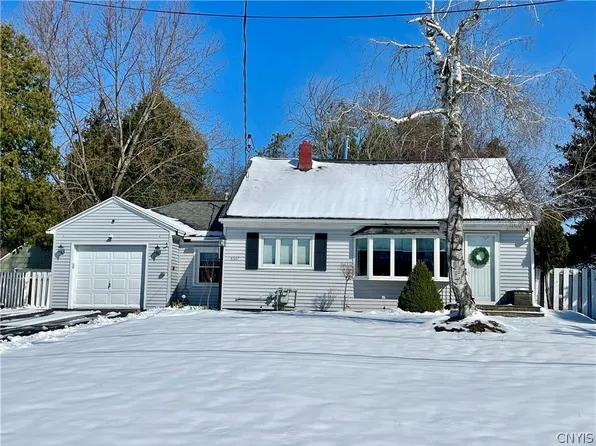 4667 McDonald Rd, Syracuse, NY 13215