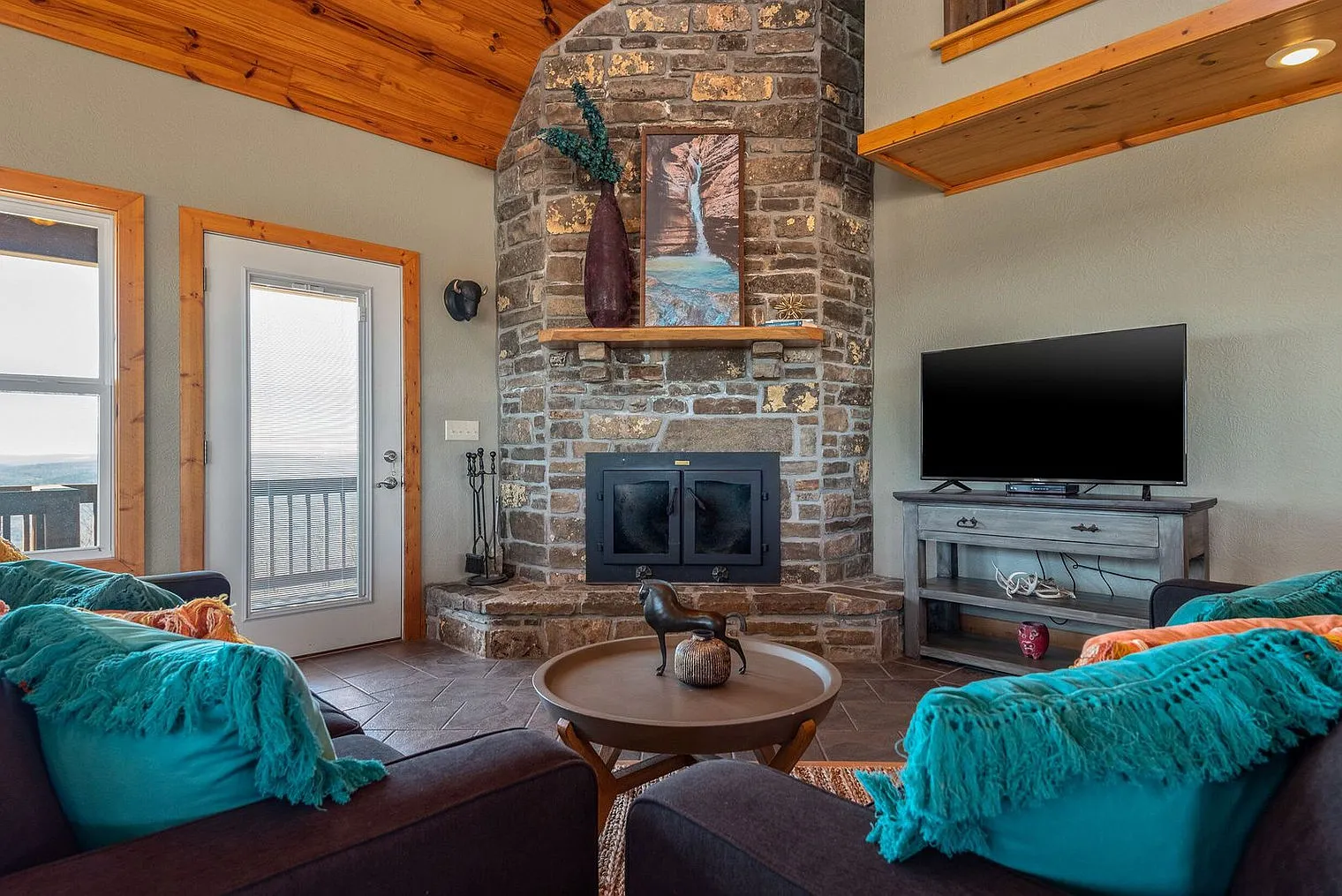 3 bed, 3.0 bath, 2992 sqft, $4,608 — Photo 4