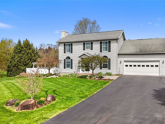 4th image of 16 W Meadow Dr