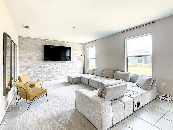3rd image of 2554 Empress Dr