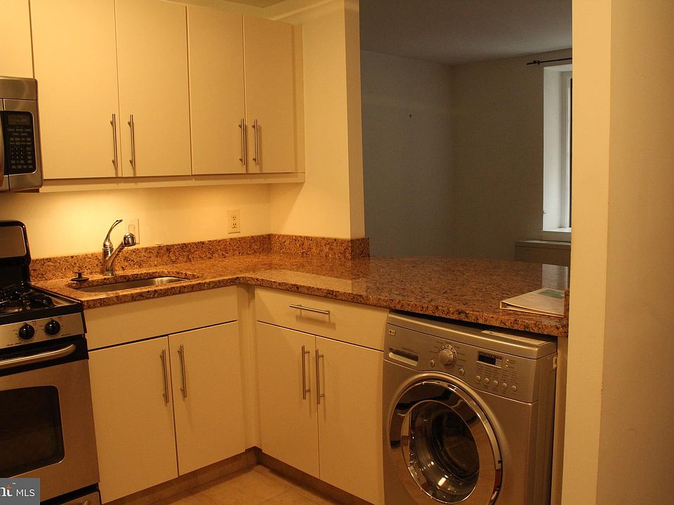 1st image of 219-29 S 18th St #823