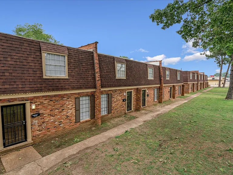 Chambliss Village Townhomes — Photo 9