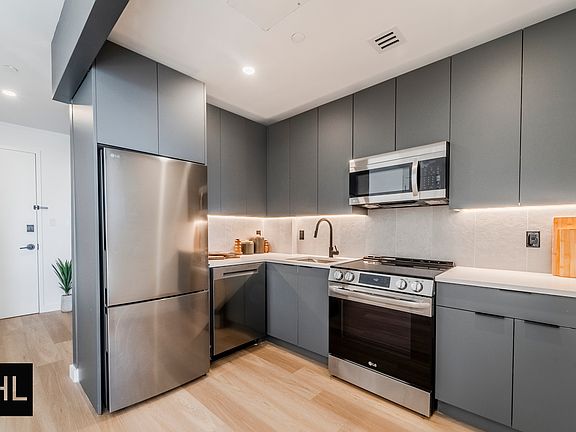 4th image of 931 Carroll St #1621