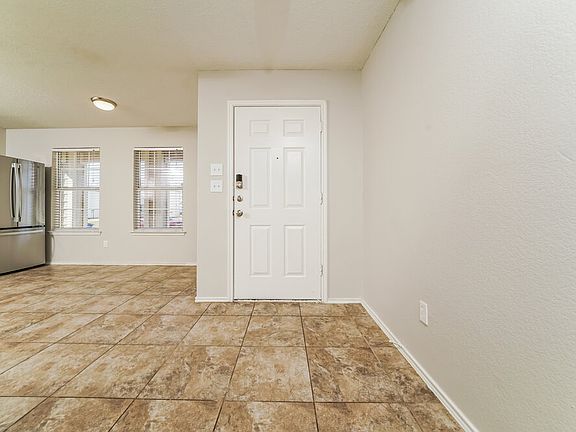 4th image of 1724 Red Cloud Dr