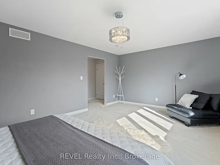 26 Crow St — Photo 17