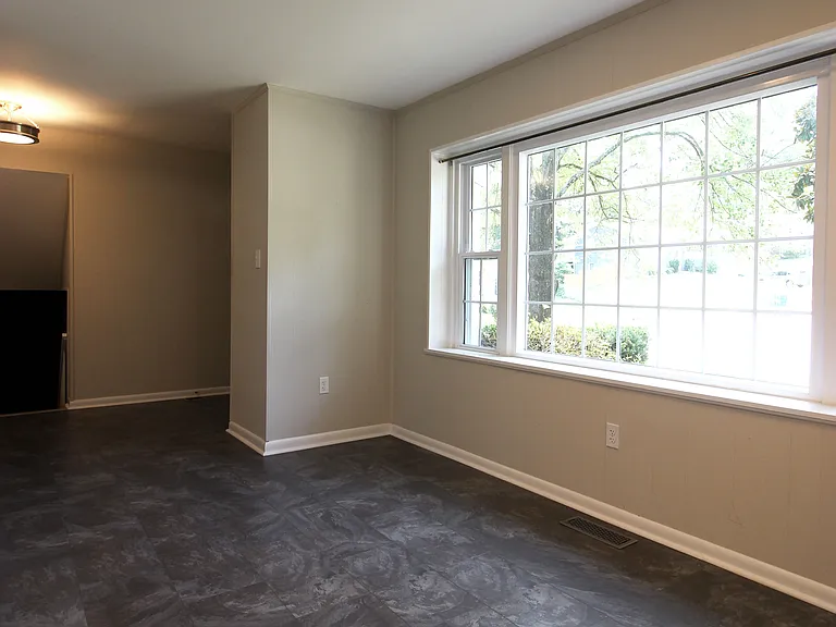 6211 Duntley Ct — Photo 12