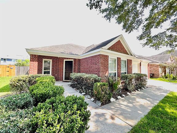 3rd image of 3326 Aldridge Dr