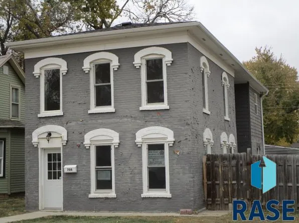 708 Douglas Ave, Yankton, SD 57078