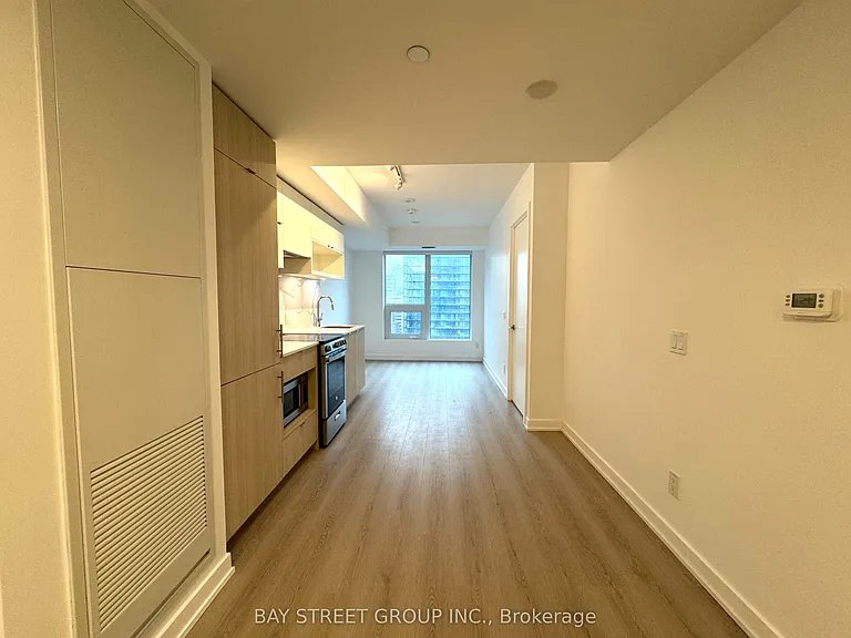 100 Queen St E #2117 — Photo 6