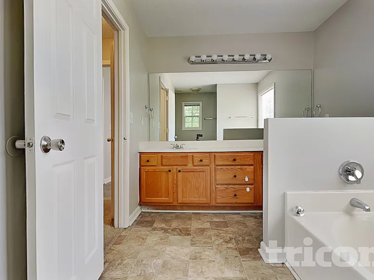 37 Abbotsford Dr — Photo 9