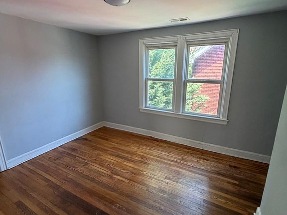 2nd image of 17 W Grant Ave APT 2