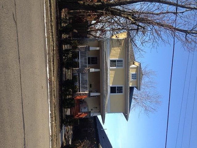 1st image of 928 Aurora Ave