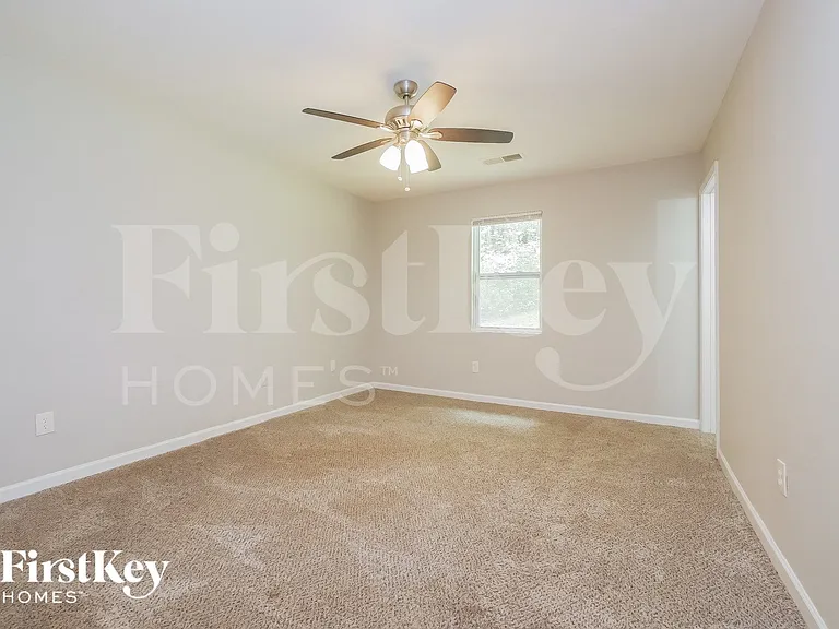 736 Rowe Rd — Photo 9