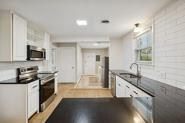 720 Cameo Dr