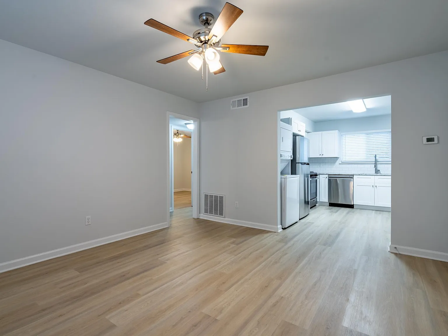 2 bed, 900 sqft, $1,550 — Photo 3
