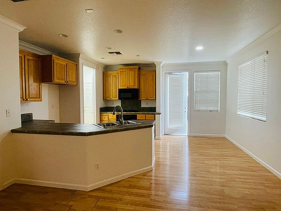 4th image of 6056 Bridgecross Dr