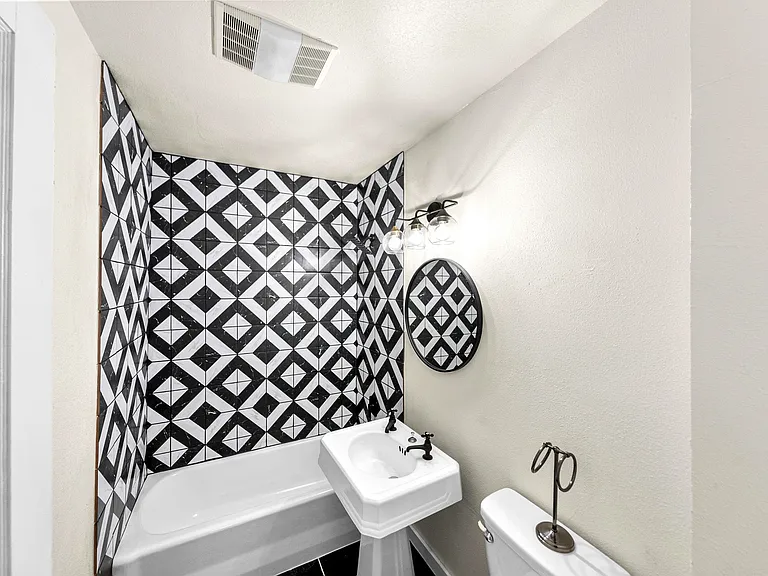 10 Linden Ave — Photo 10