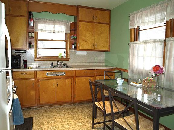 5th image of 3488 White Bear Ave