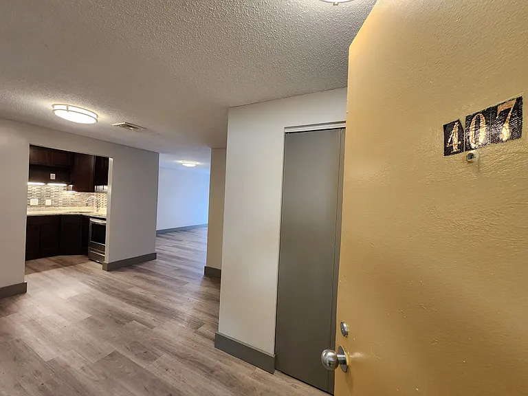 1382 East St #204 — Photo 3