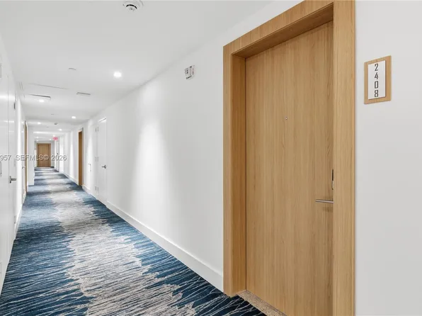 90 SW 3rd St APT 2408, Miami, FL 33130