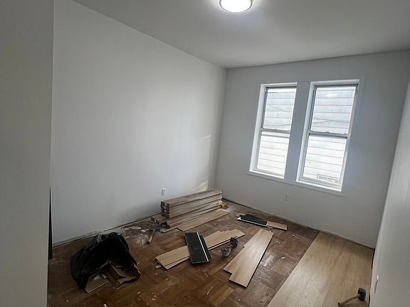 3rd bedroom// still under renovation