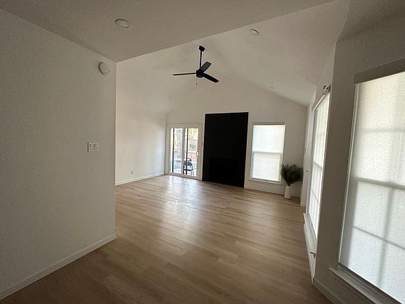 5th image of 803 Sunny Ln