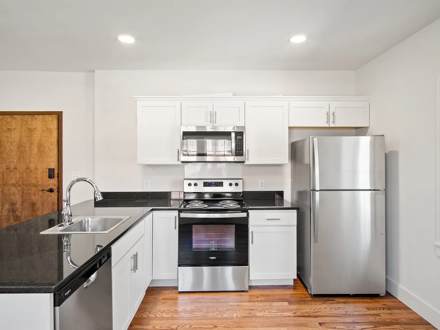 2733 E Magnolia Ave — Photo 3