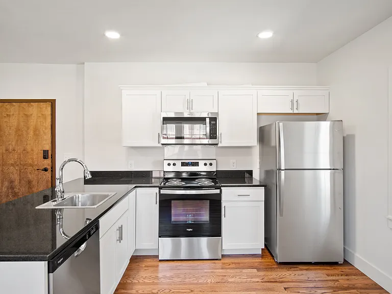 2733 E Magnolia Ave #104 — Photo 3
