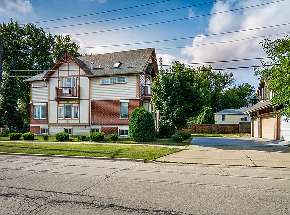 2nd image of 3522 Lombard St