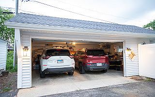 2nd image of 4846 N Clifton Ave